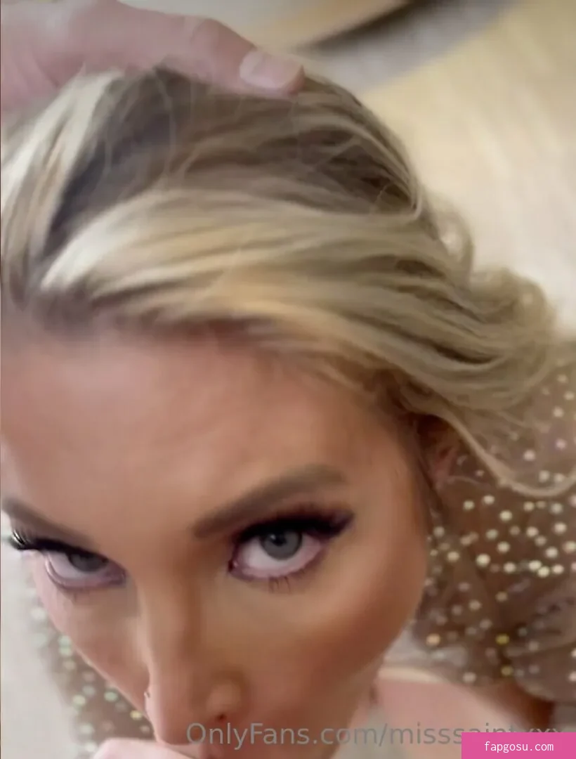 Samantha Saint