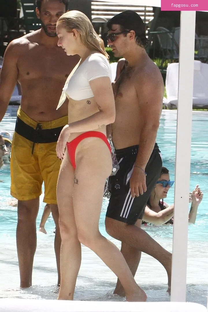 Sophie Turner - Photo #145