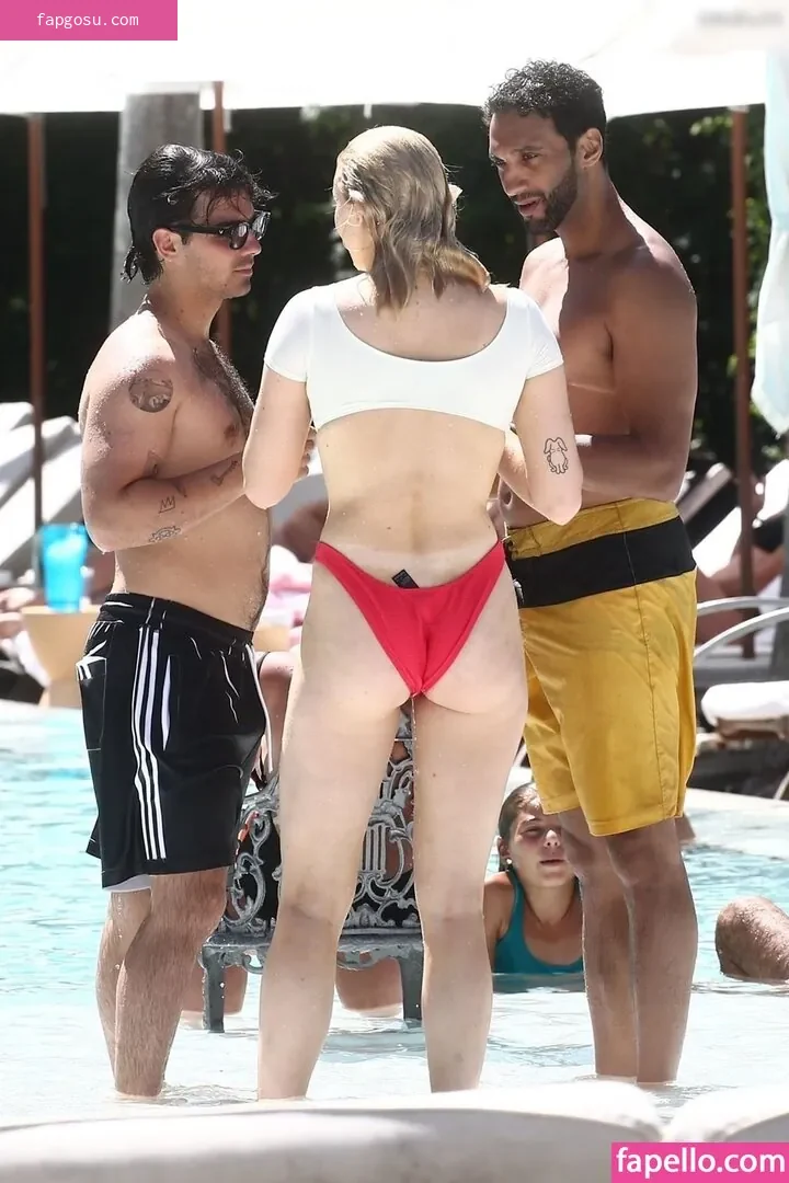 Sophie Turner - Photo #150