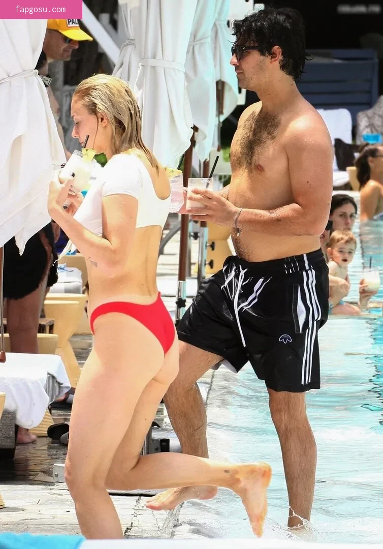 Sophie Turner - Photo #160