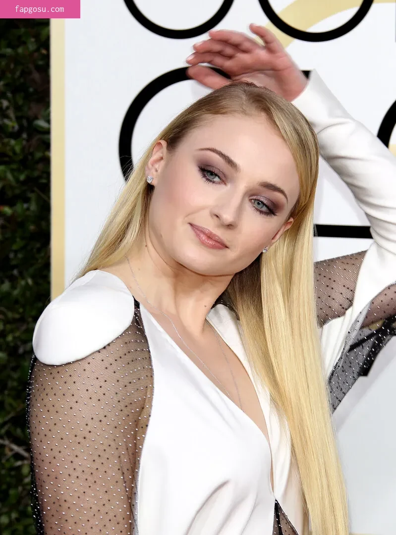 Sophie Turner - Photo #2