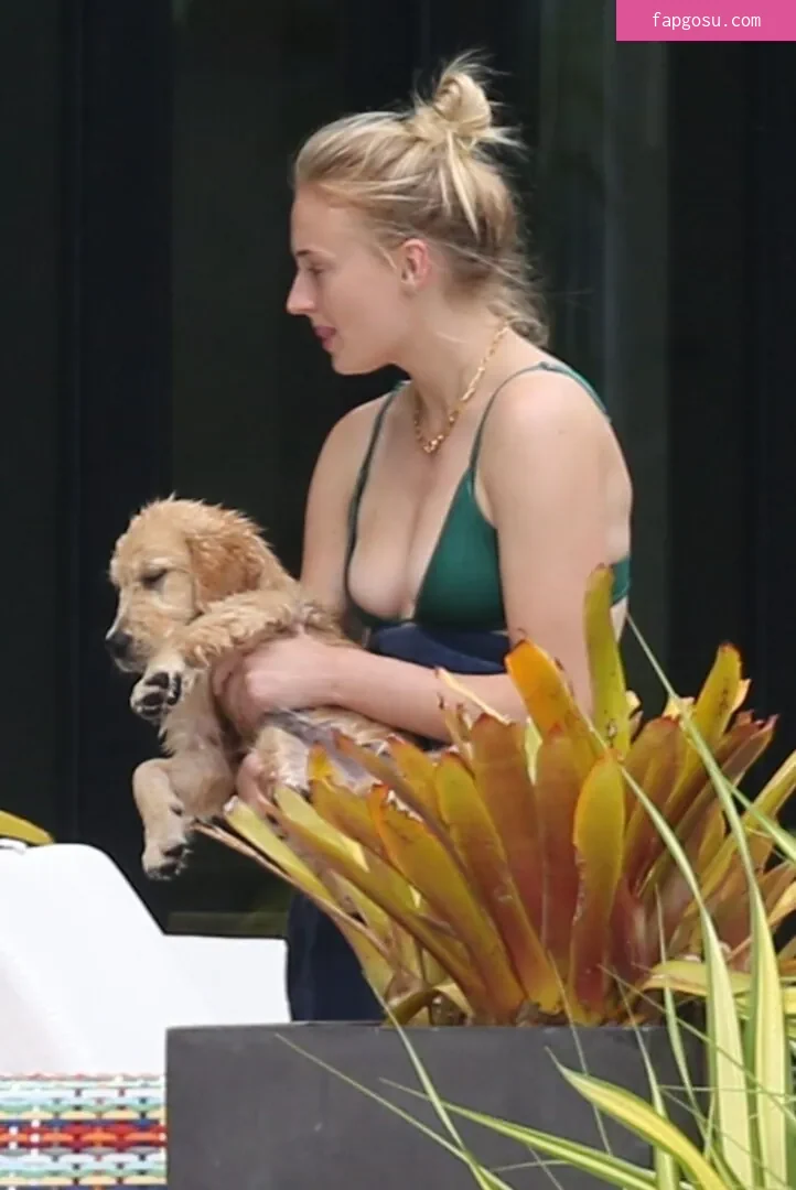Sophie Turner - Photo #330