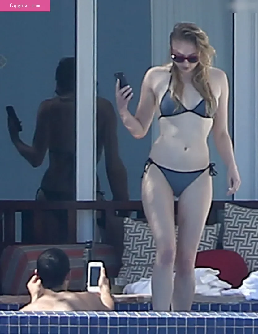 Sophie Turner - Photo #356