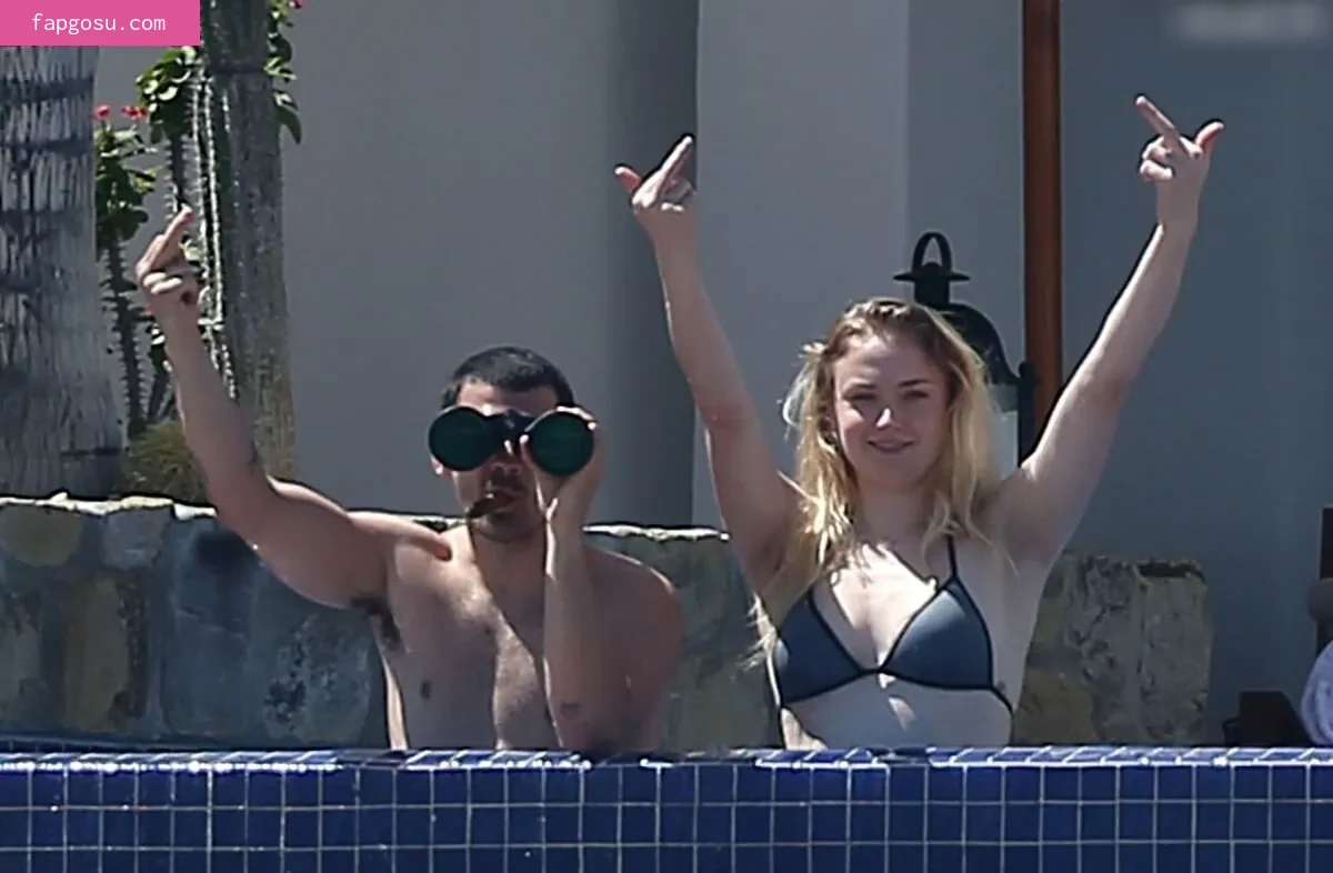Sophie Turner - Photo #360