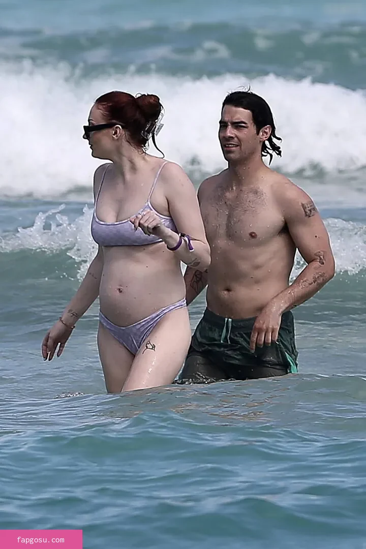 Sophie Turner - Photo #375