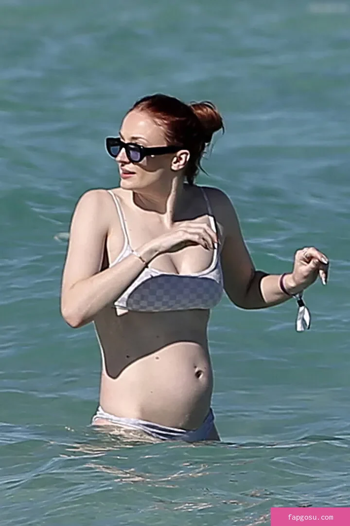 Sophie Turner - Photo #381