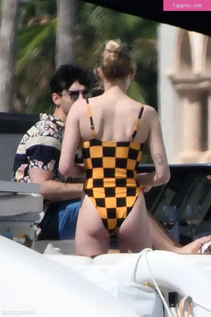 Sophie Turner - Photo #48