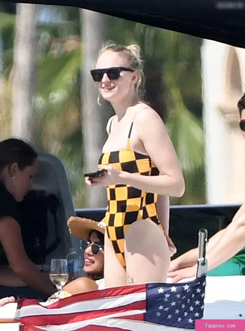 Sophie Turner - Photo #58