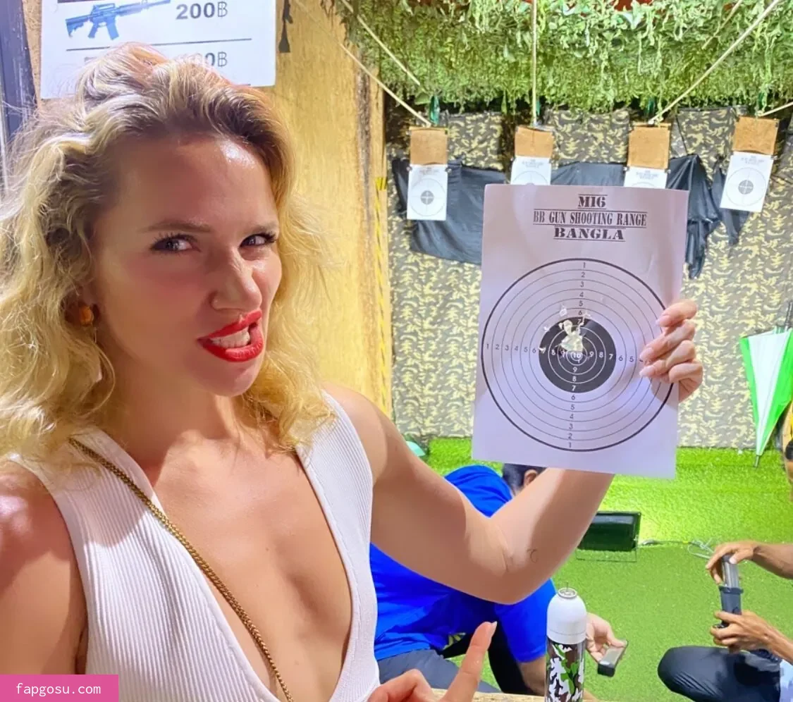 Shantel VanSanten