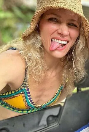Shantel VanSanten