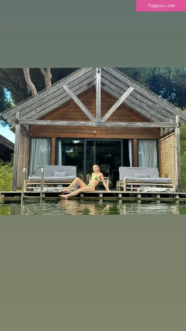 Shantel VanSanten