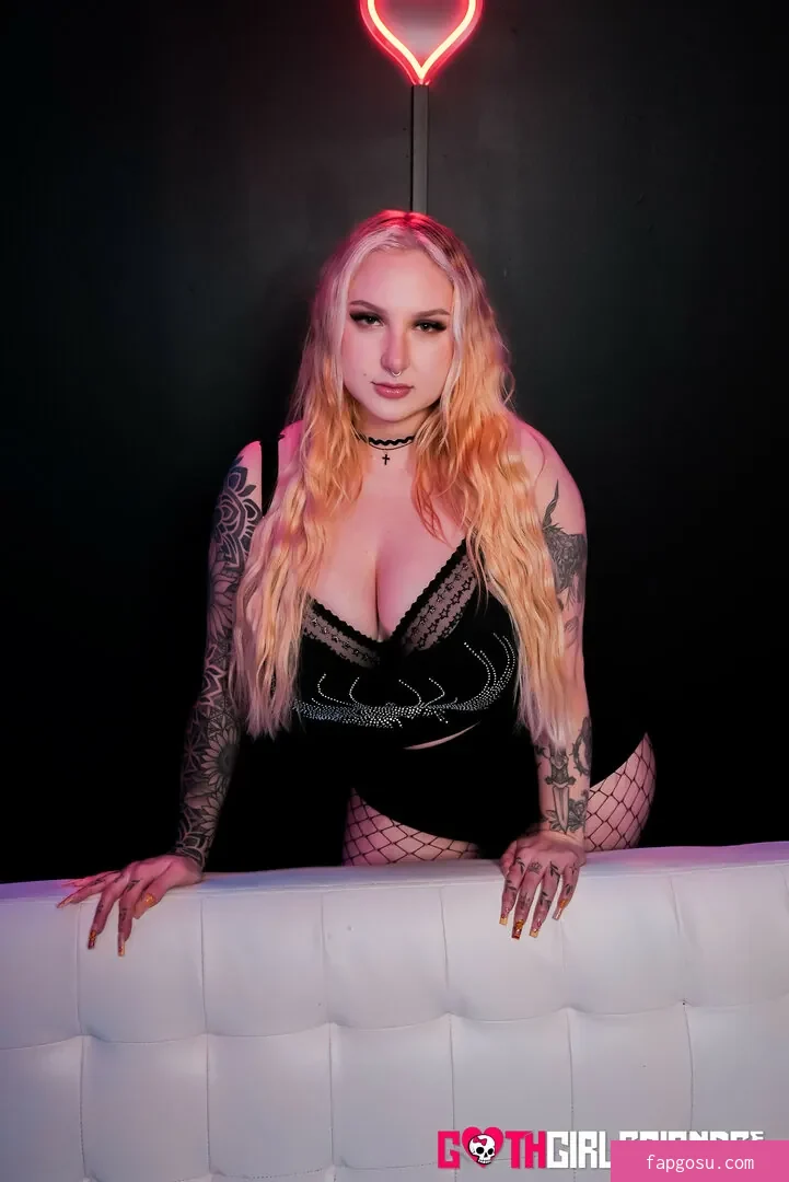 Skylar Vox