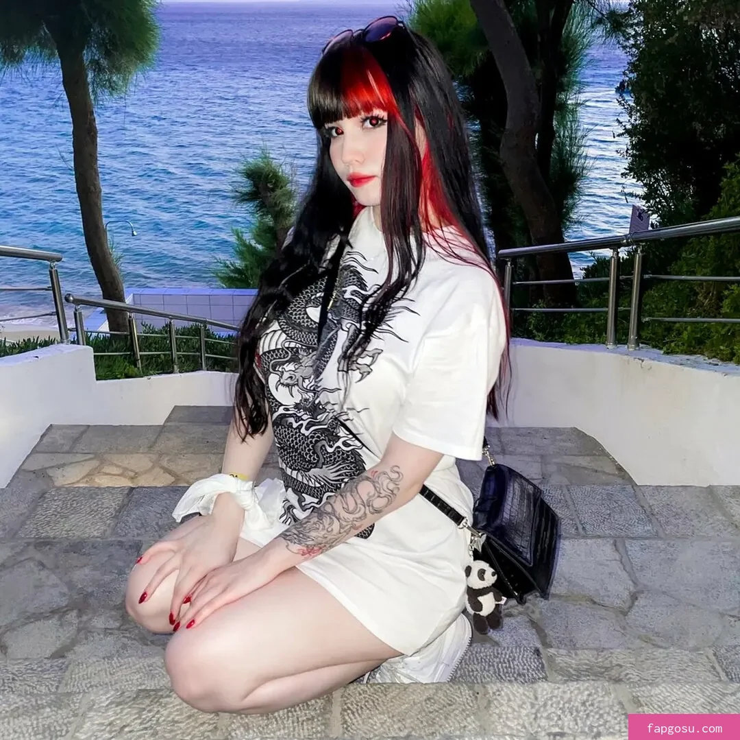 Shini Waifu