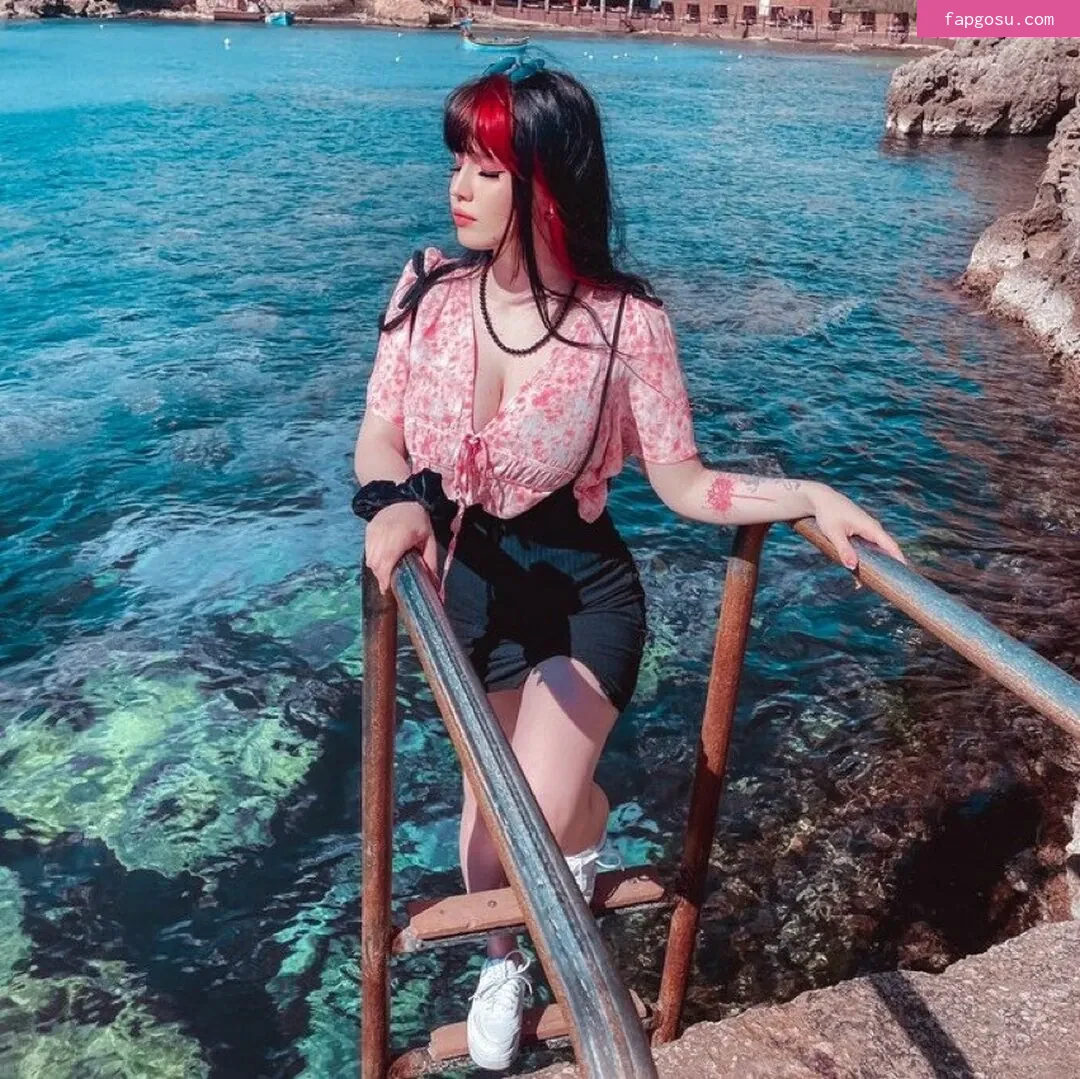 Shini Waifu