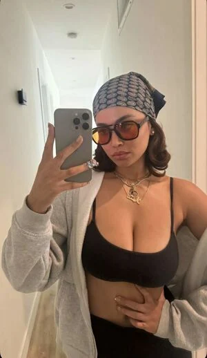 Shyla Walker content