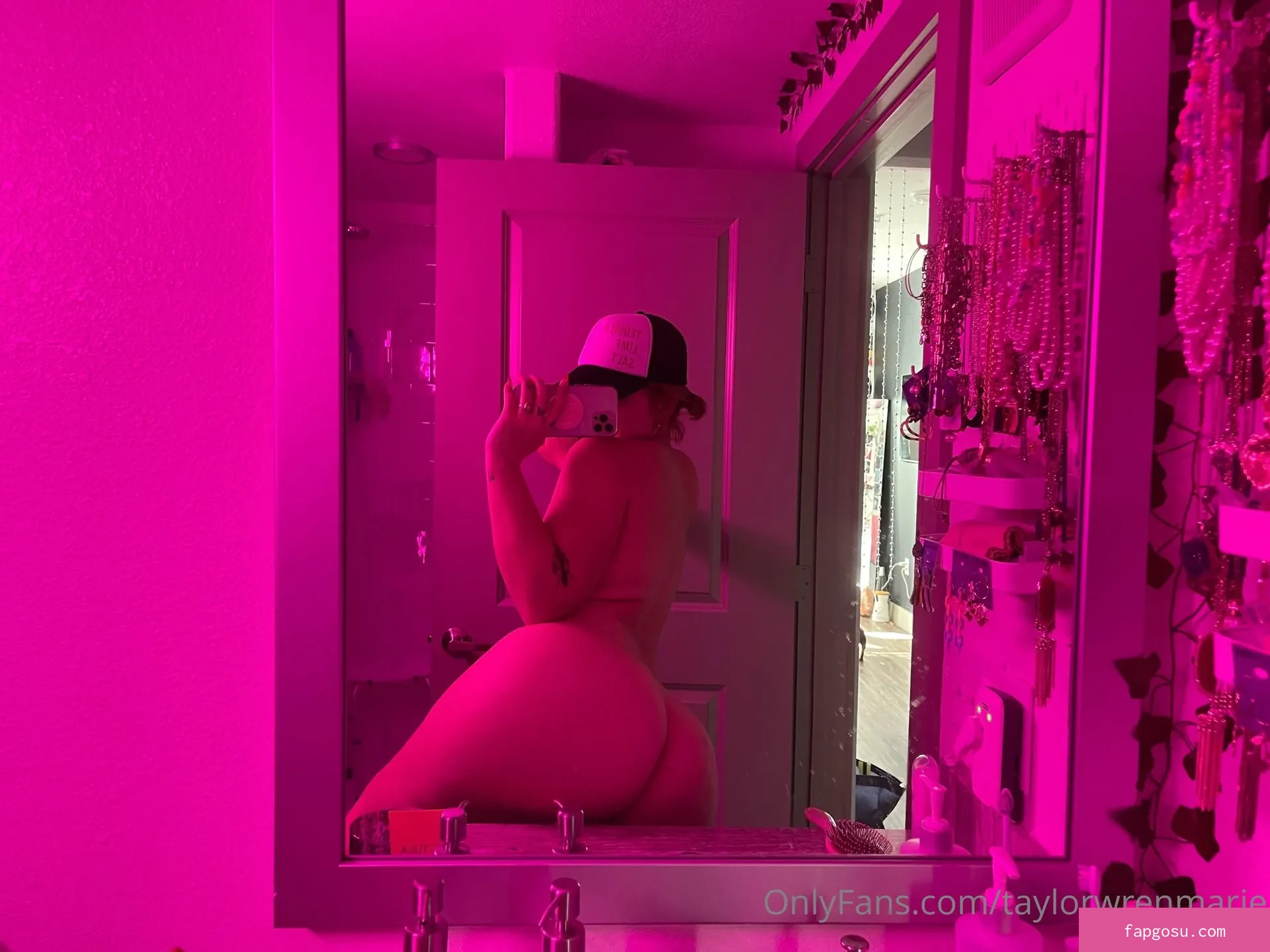 taylorwrenmarie