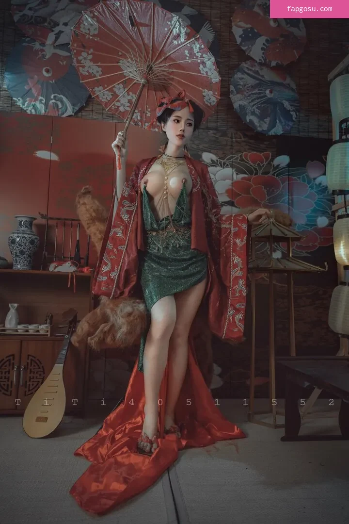 TiTi cosplay