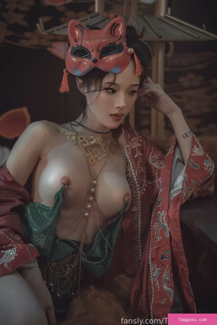 TiTi cosplay