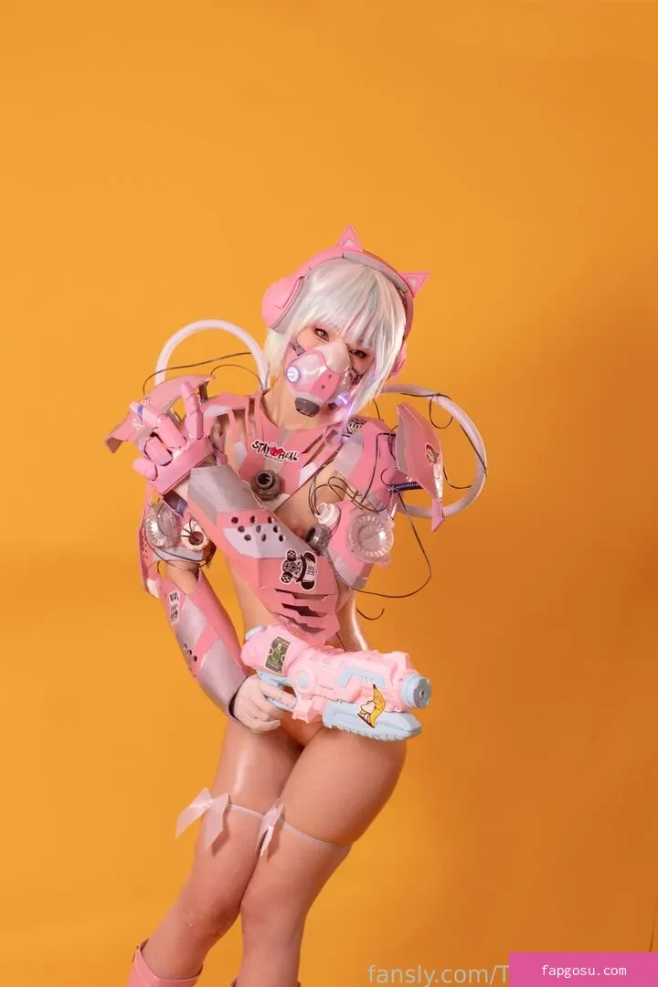 TiTi cosplay