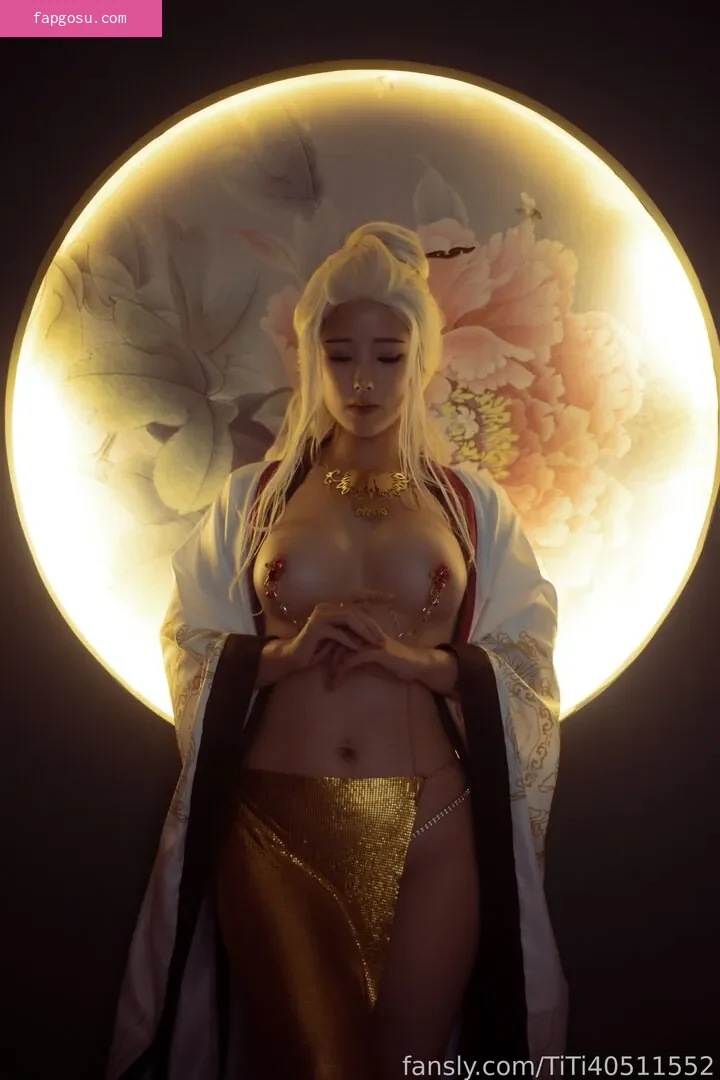 TiTi cosplay