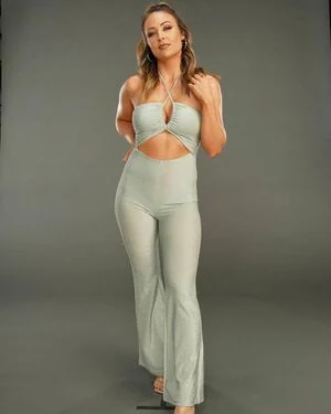 Tenille Dashwood content