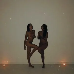 thenudeblogger content