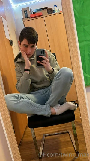 twink_max content