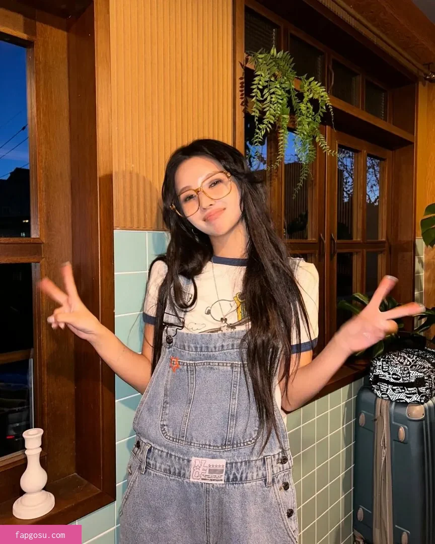 tiny.pretty.j