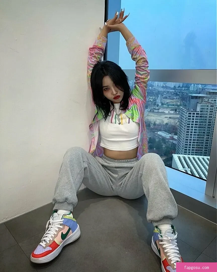 tiny.pretty.j