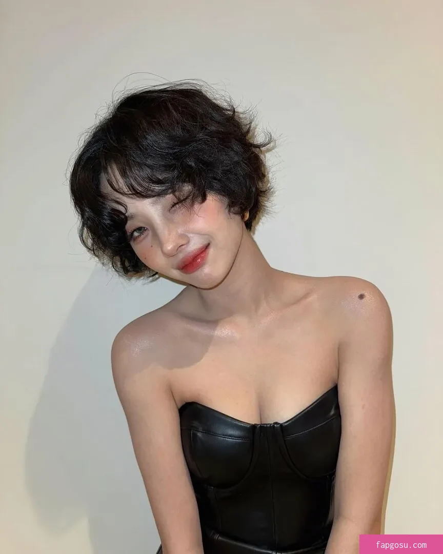 tiny.pretty.j