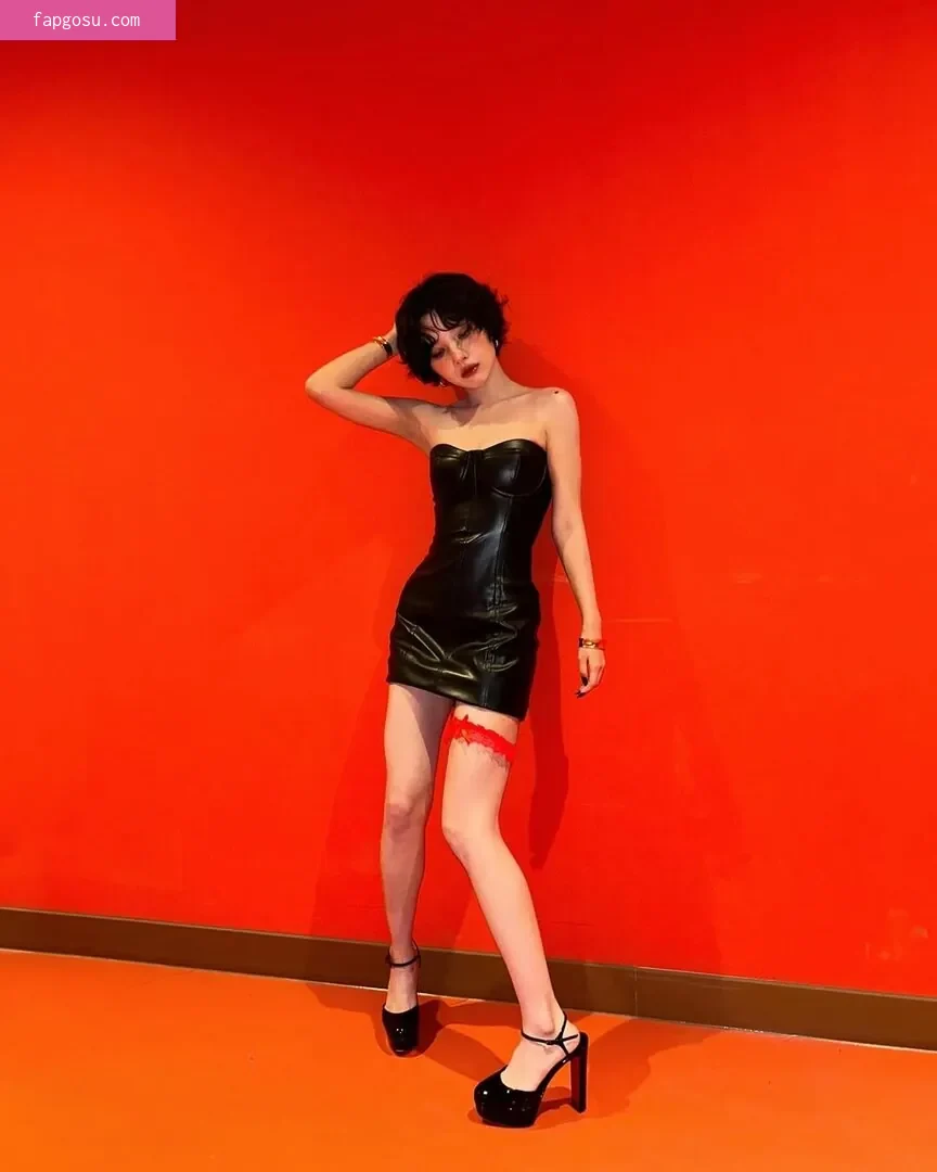 tiny.pretty.j