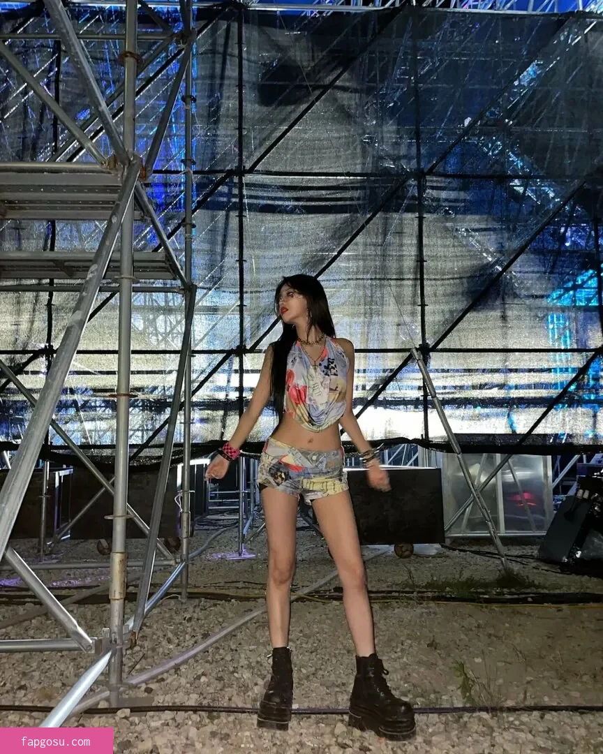 tiny.pretty.j