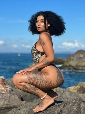 Taina Vieira content