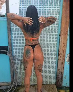 Taina Vieira content