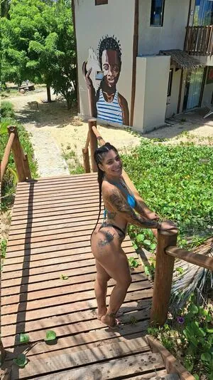 Taina Vieira content