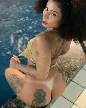 Taina Vieira content