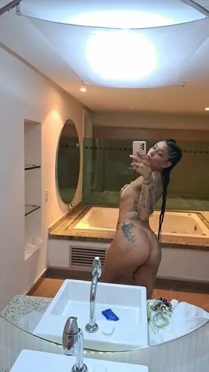 Taina Vieira content