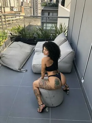 Taina Vieira content