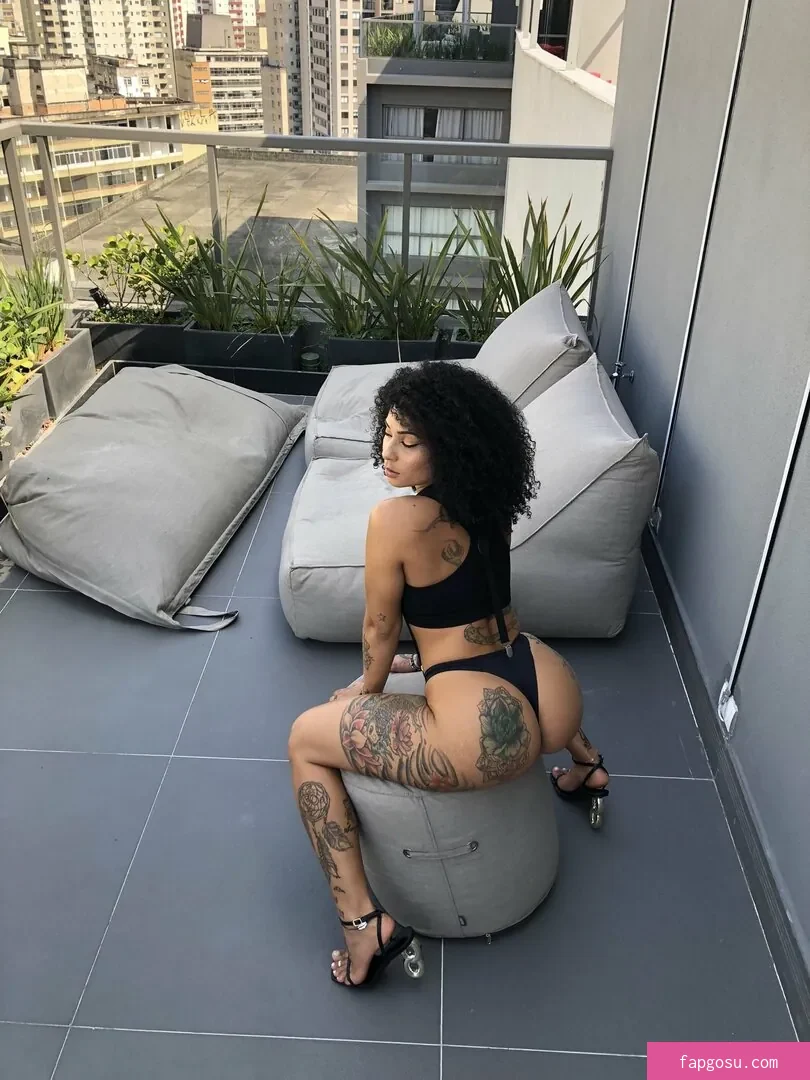 Taina Vieira