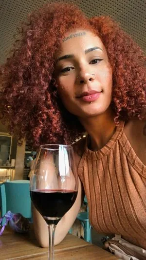 Taina Vieira content