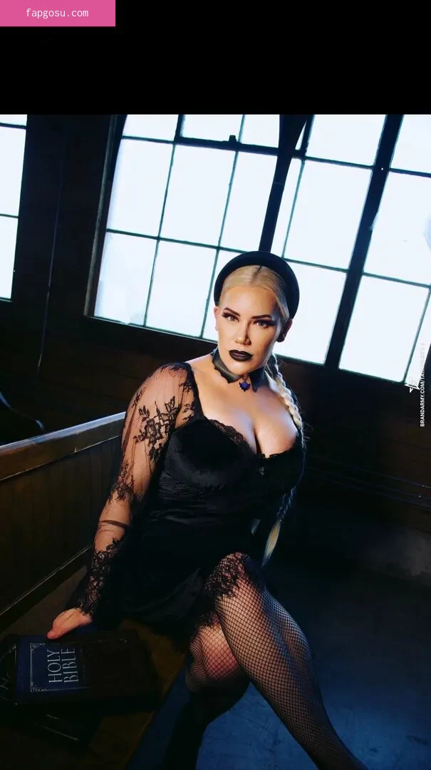 Taya Valkyrie