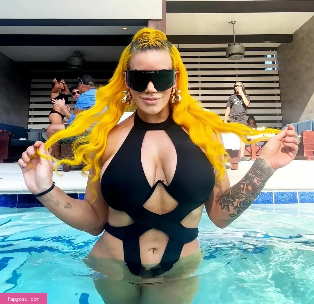 Taya Valkyrie
