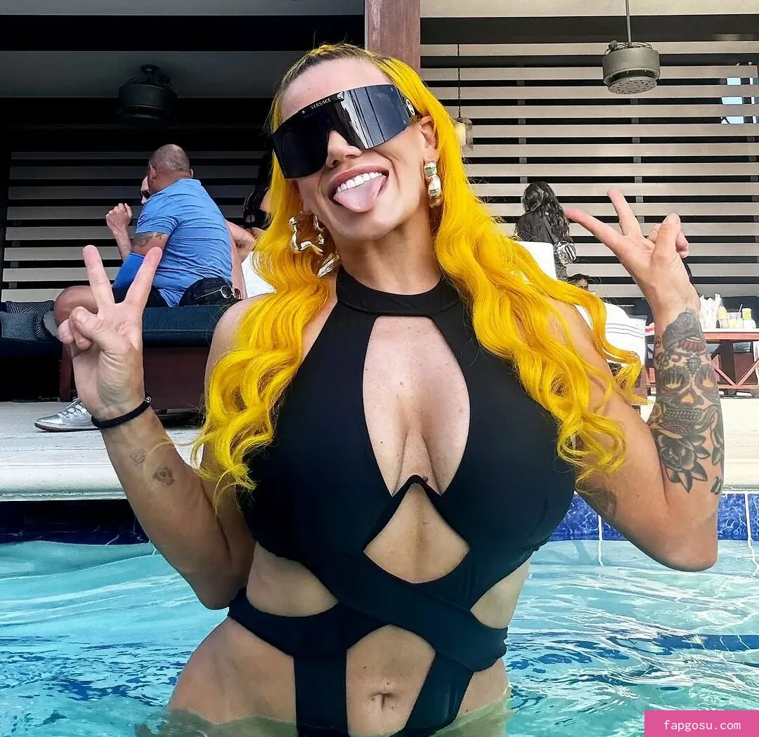 Taya Valkyrie