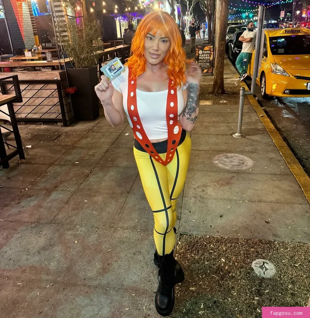 Taya Valkyrie