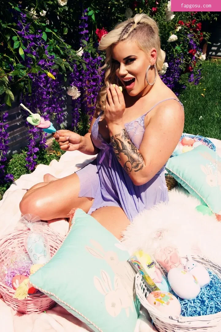Taya Valkyrie