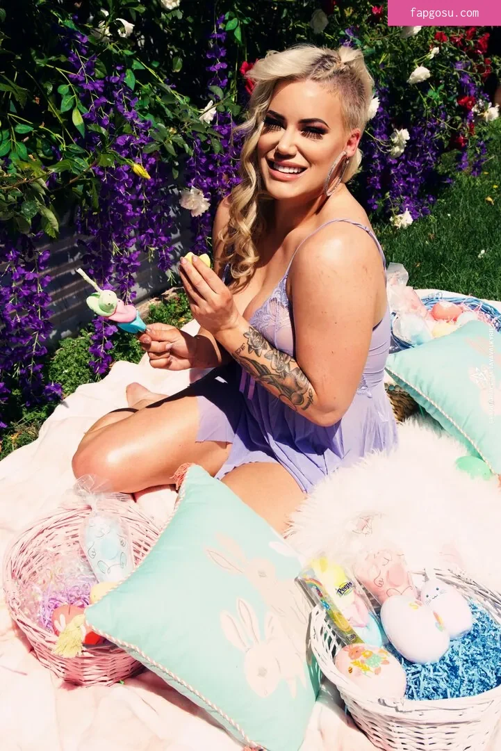 Taya Valkyrie