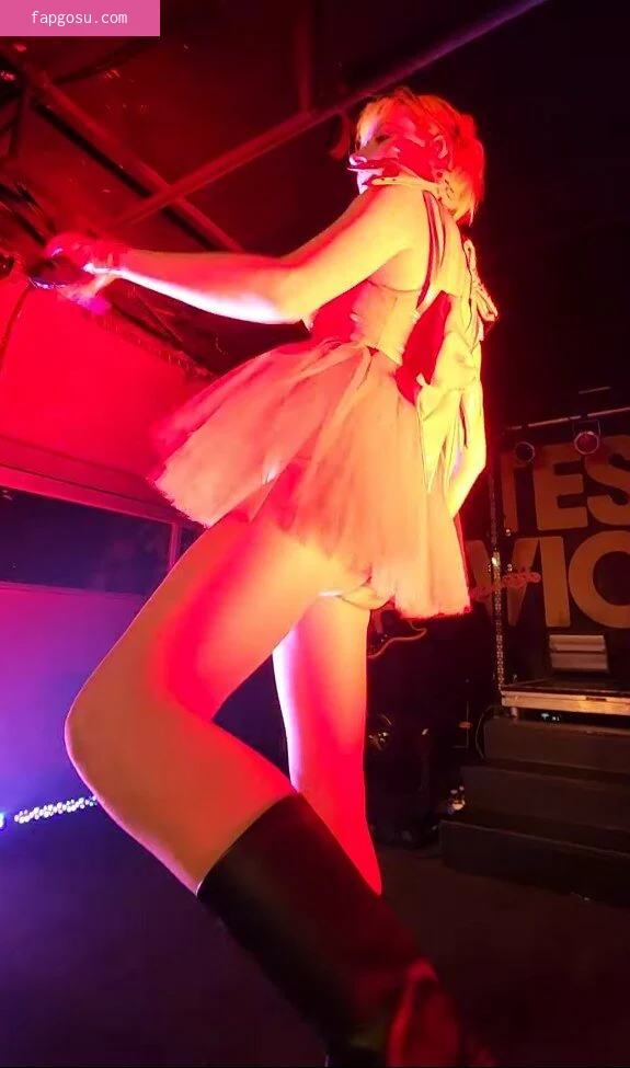 Tessa Violet