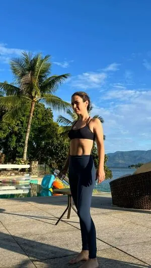 Tatá Werneck content