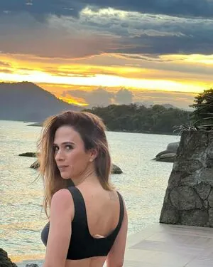 Tatá Werneck content
