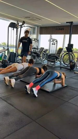 Tatá Werneck content